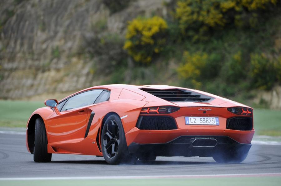 Lamborghini Aventador LP700-4 2011 года  (фото 111 из 204)